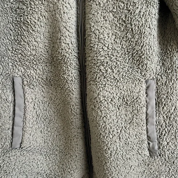 Patagonia Green Teddy Jacket with High Collar - Picture 7 of 15